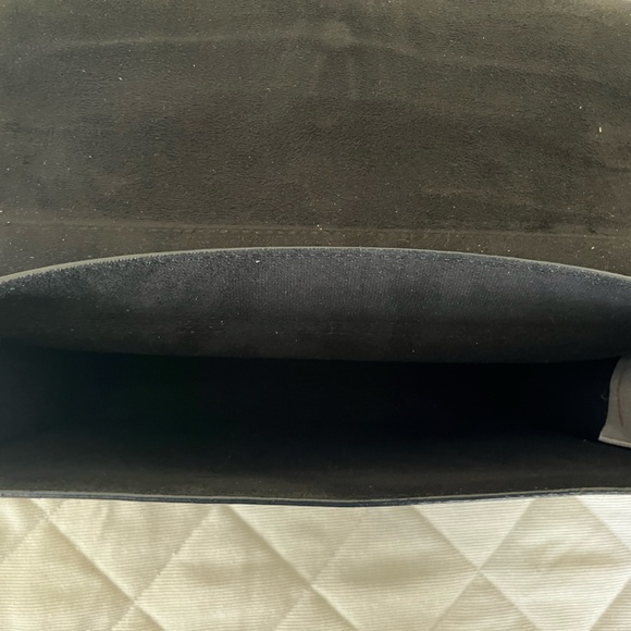 Stylish soft black vegan leather shoulder bag chain strap metal zipper buckles - Picture 13 of 13